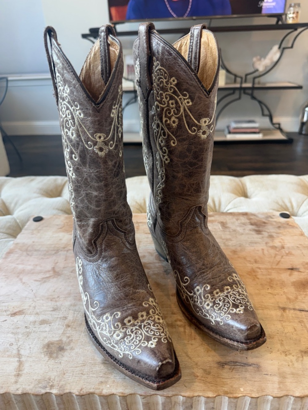 Corral Teen 4 Embroidered Brown‎ Leather Cowboy Boots - Cream Scroll Detail